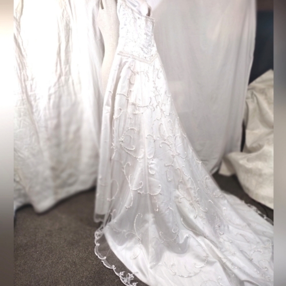 Olay cassini wedding dress - Picture 9 of 16